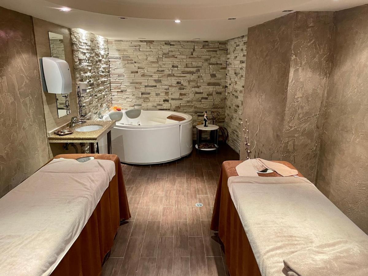 Ground Floor 2-Bedrooms, 2-Bathrooms Apartment Near Bansko In A Complex With Pools And Spa Included Razlog Exterior photo